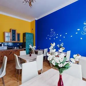 https://hostel-tara.krakowhotelspoland.com